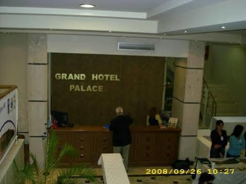 Grand Palace Hotel Korce Bagian luar foto